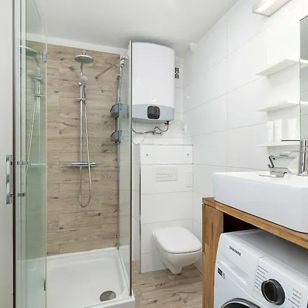 Apartment Bright In Cracow Center With Desk Close To The Park By Renters