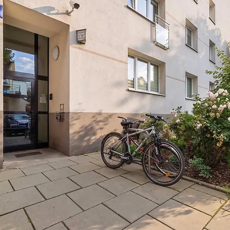 Bright In Cracow Center With Desk Close To The Park By Renters Apartment